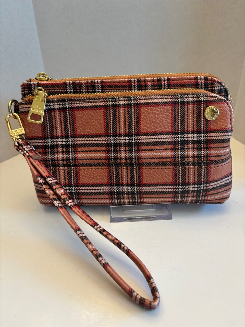 Steve Madden Btrell Plaid Wristlet Clutch 8” x 5” x 1.5” Deep - Picture 4 of 6